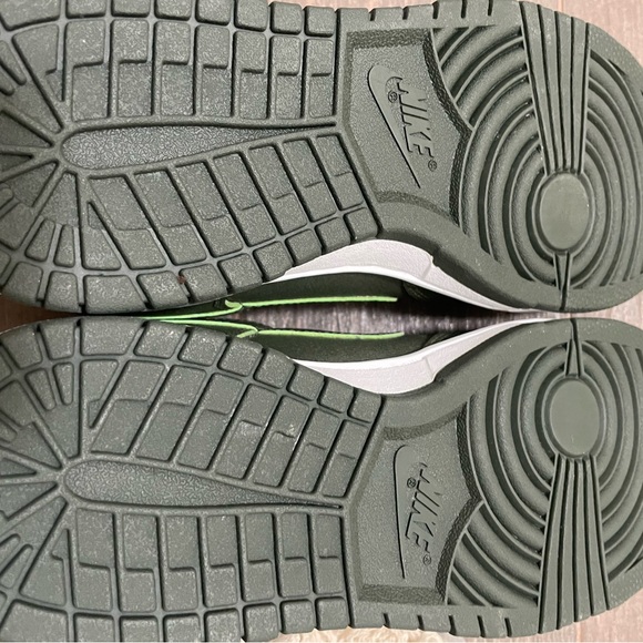 Nike Avocado 🥑 dunks - Picture 4 of 6